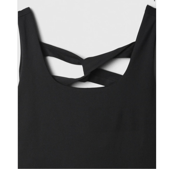 GAPFIT Studio Twist-Back Support Tank - Picture 5 of 11